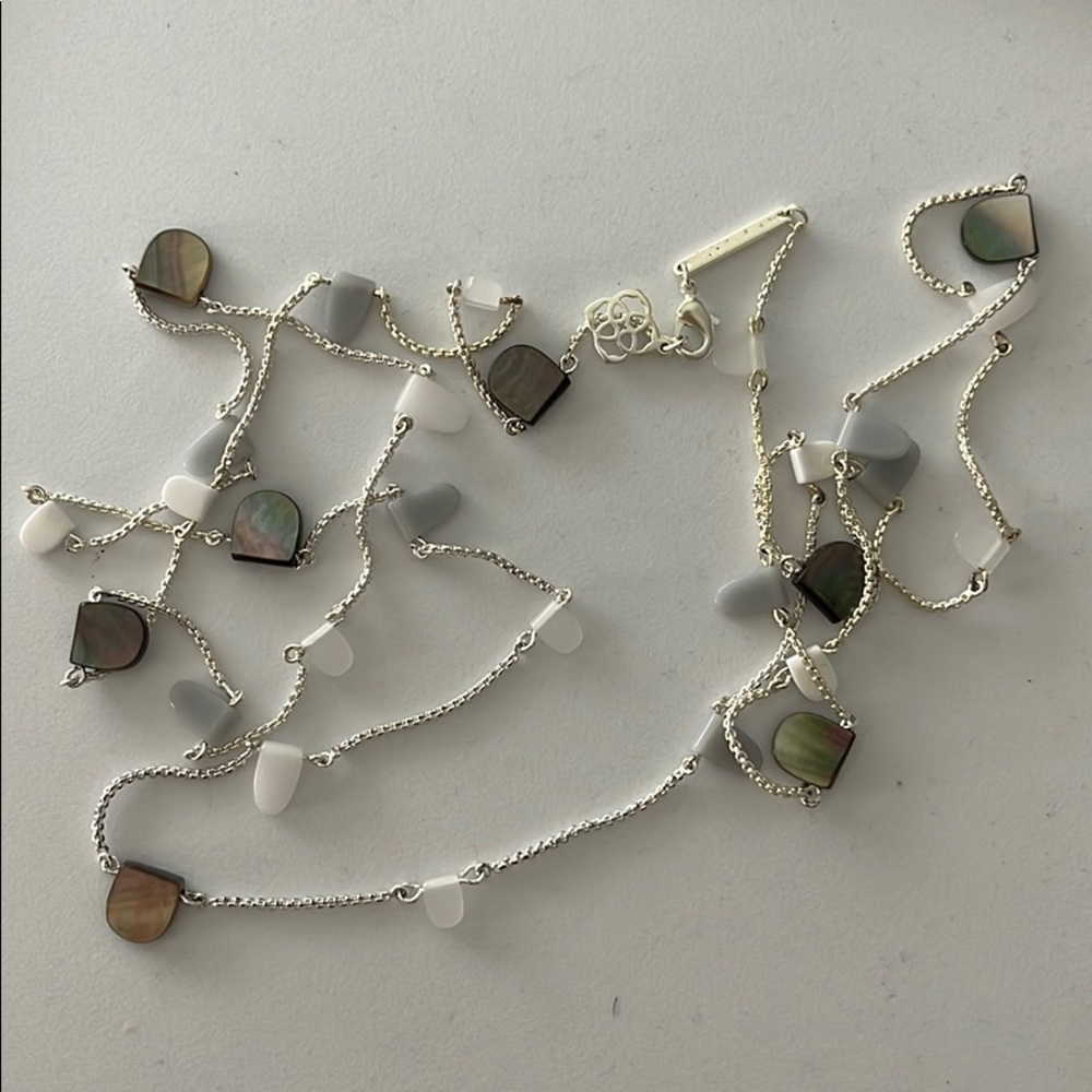 Kendra Scott necklace